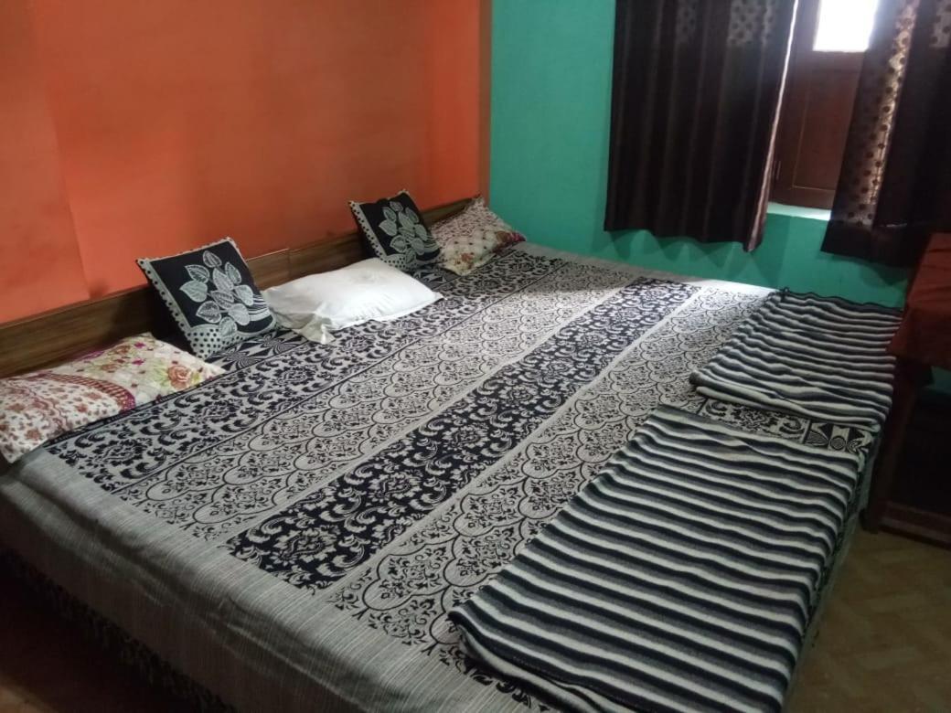 Maa Vaishno Guest House Bénarès Extérieur photo