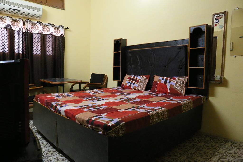 Maa Vaishno Guest House Bénarès Extérieur photo
